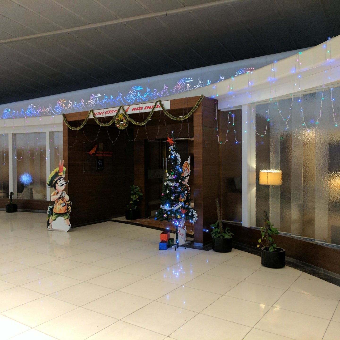 Air India Lounge Delhi T3 – The Best of Air India is on the ground?!