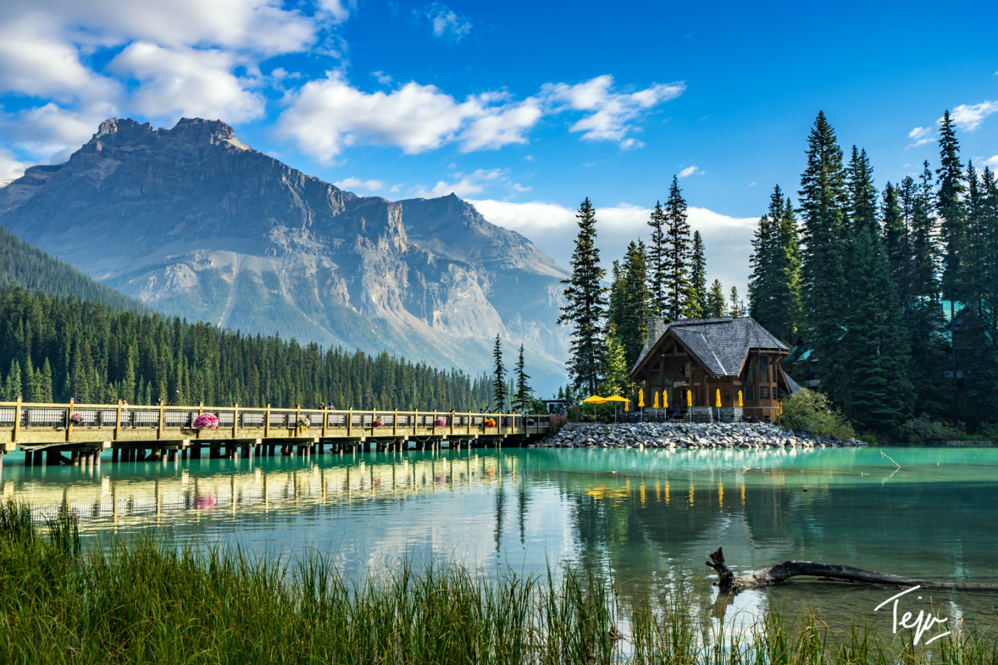 My Favorite Postcard Perfect Locations in the Canadian Rockies – Grab a ...