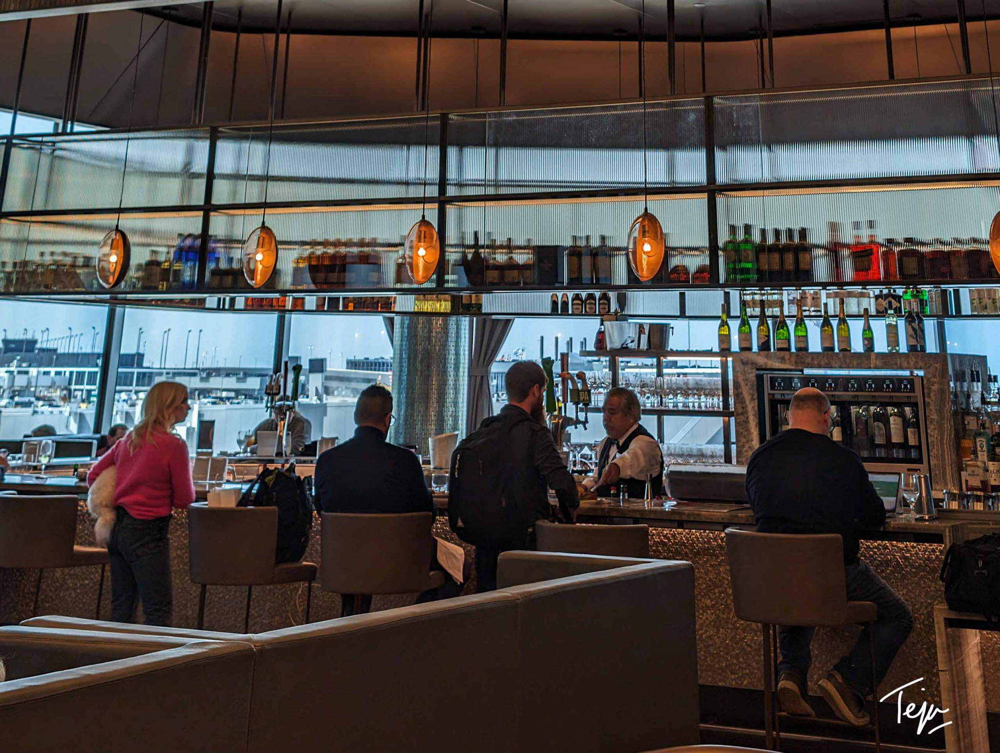 Review: The IMPRESSIVE Delta Sky Club Chicago O’Hare T5 – Grab a Mile