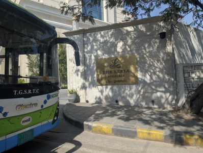 a bus parked outside of a building